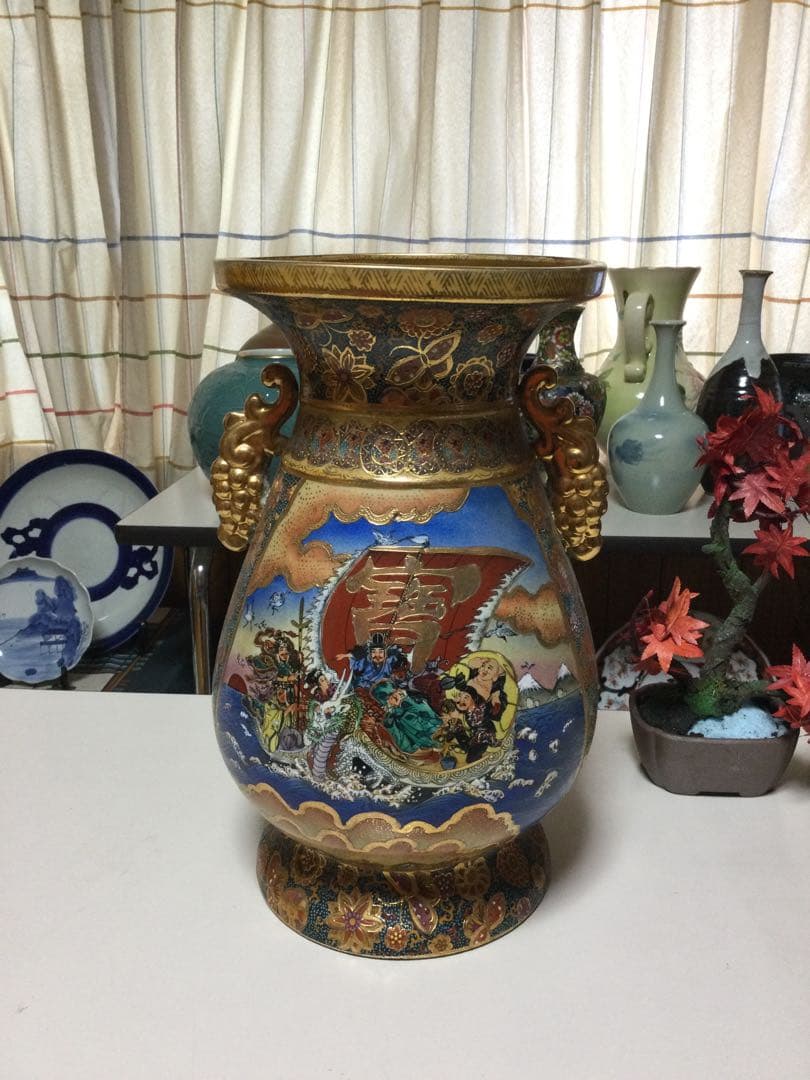 中国古美術✦内府紋 白釉 浮雕 双面龍紋 抱月扁瓶✦置物・書道品