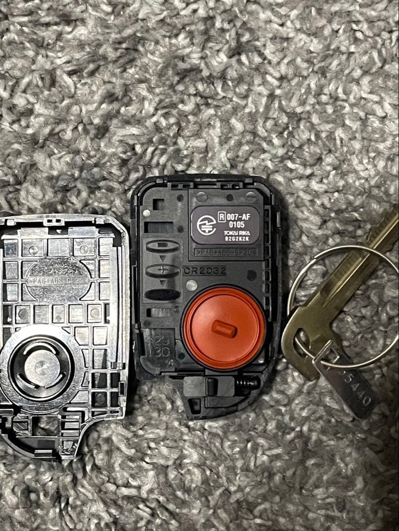 【美品】TOYOTA ハイエース　純正スマートキー　スペアキー　鍵