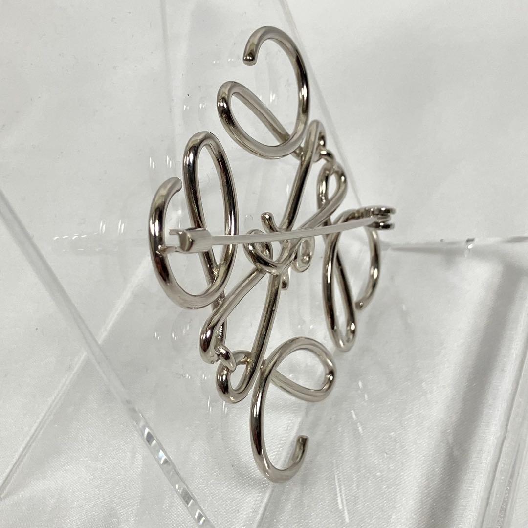 ロエベ アナグラム ブローチ シルバー色 中古良品 - メルカリ