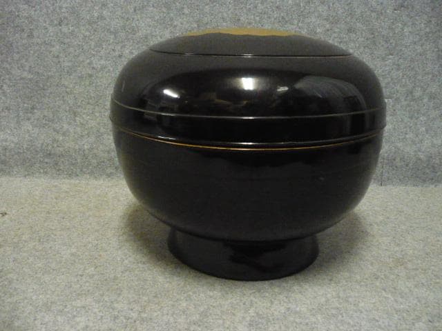 黒塗内朱塗 紋入り 飯櫃 [B31496]