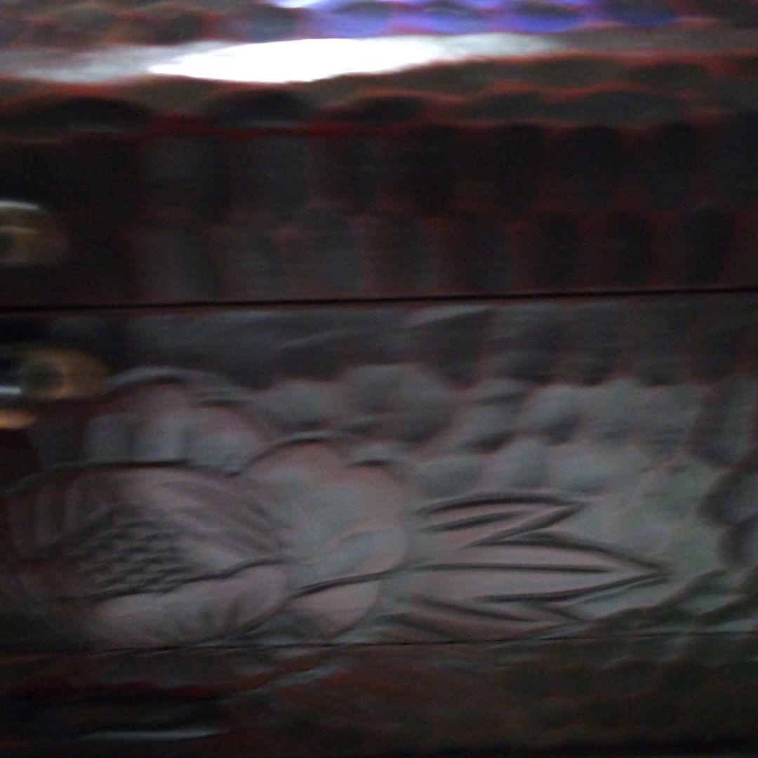 鎌倉彫木製ティッシュボックス 赤黒波模様