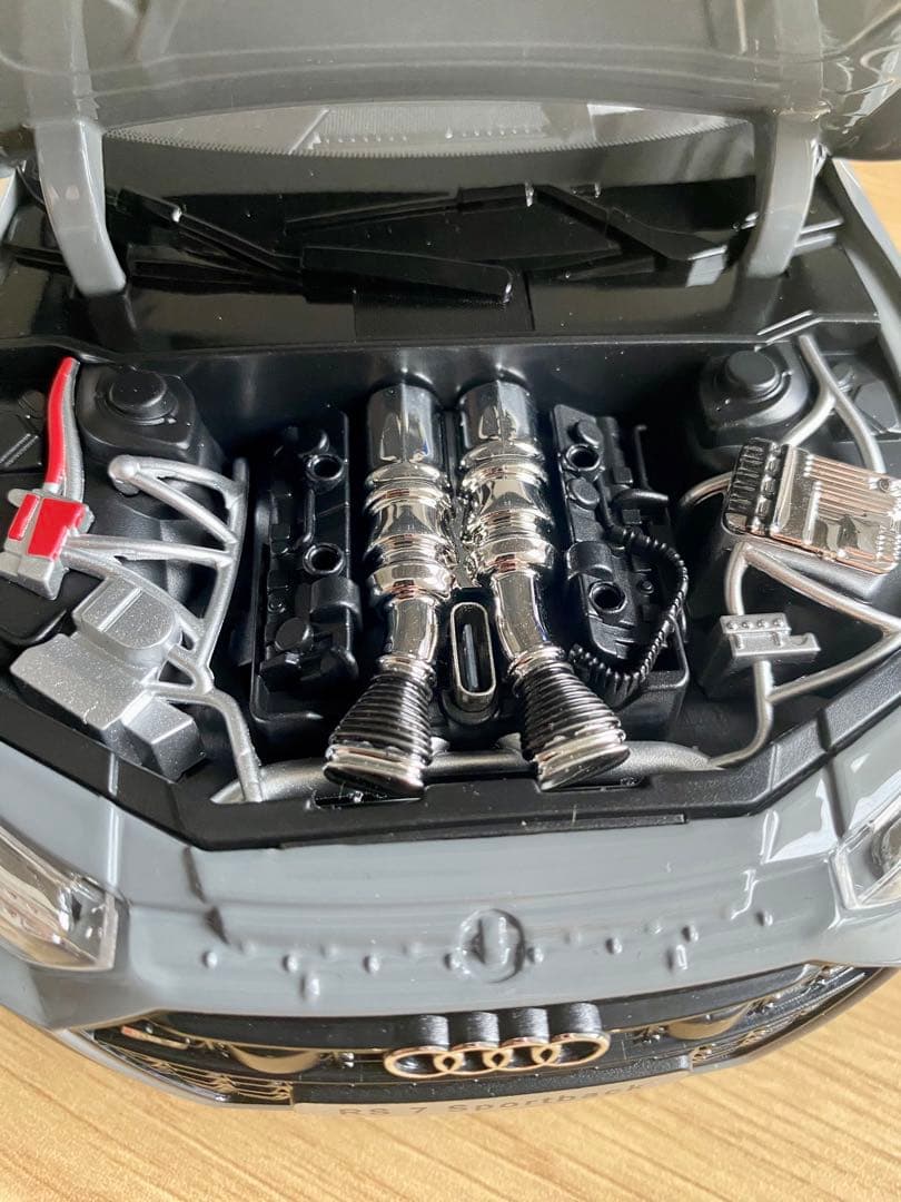 1/18 アウディ 合金ミニカー ライト音付 リモコンキー有