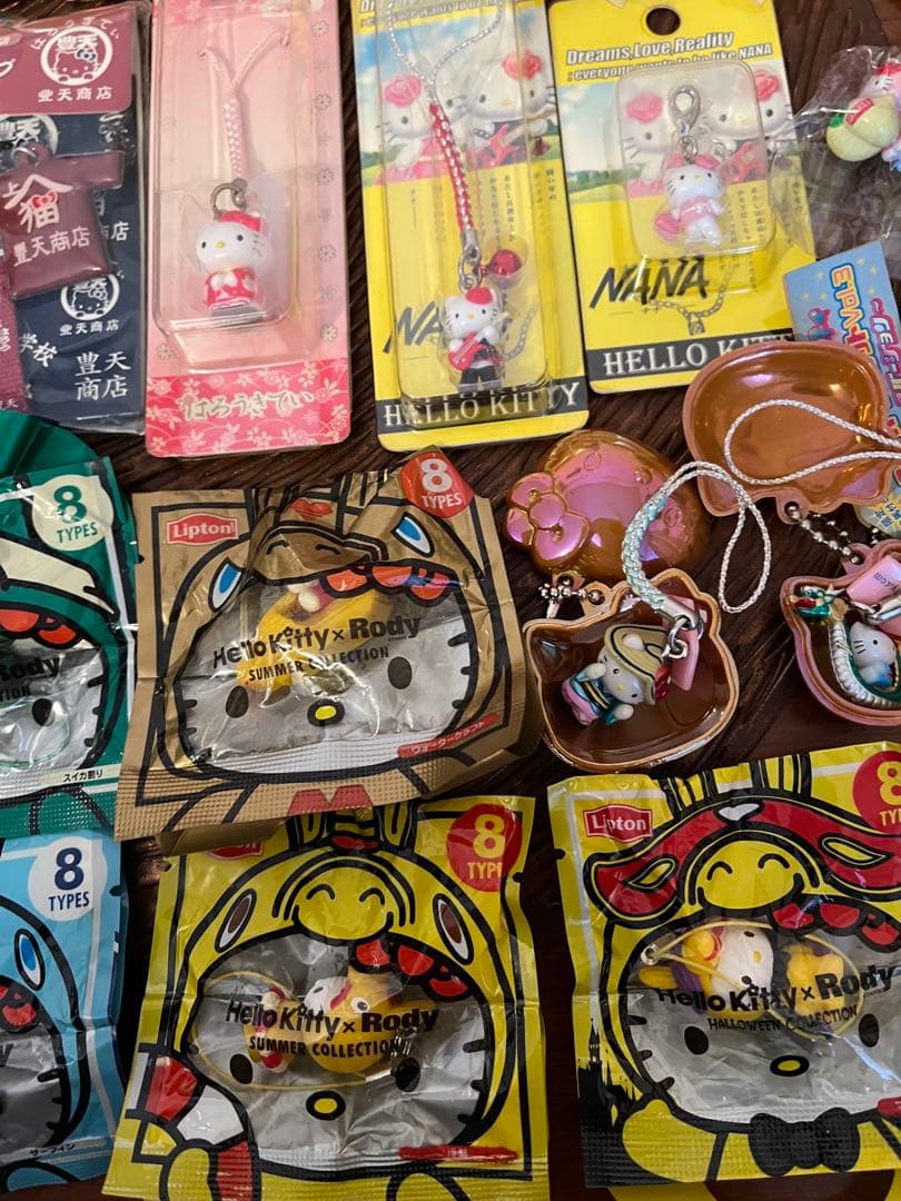 ハローキティ ご当地根付ストラップ