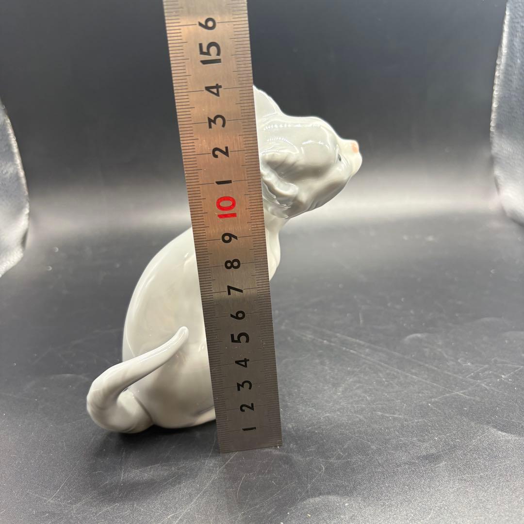 箱付きリヤドロ フィギュリン 置物 ネコ ごはんをちょうだい no 172