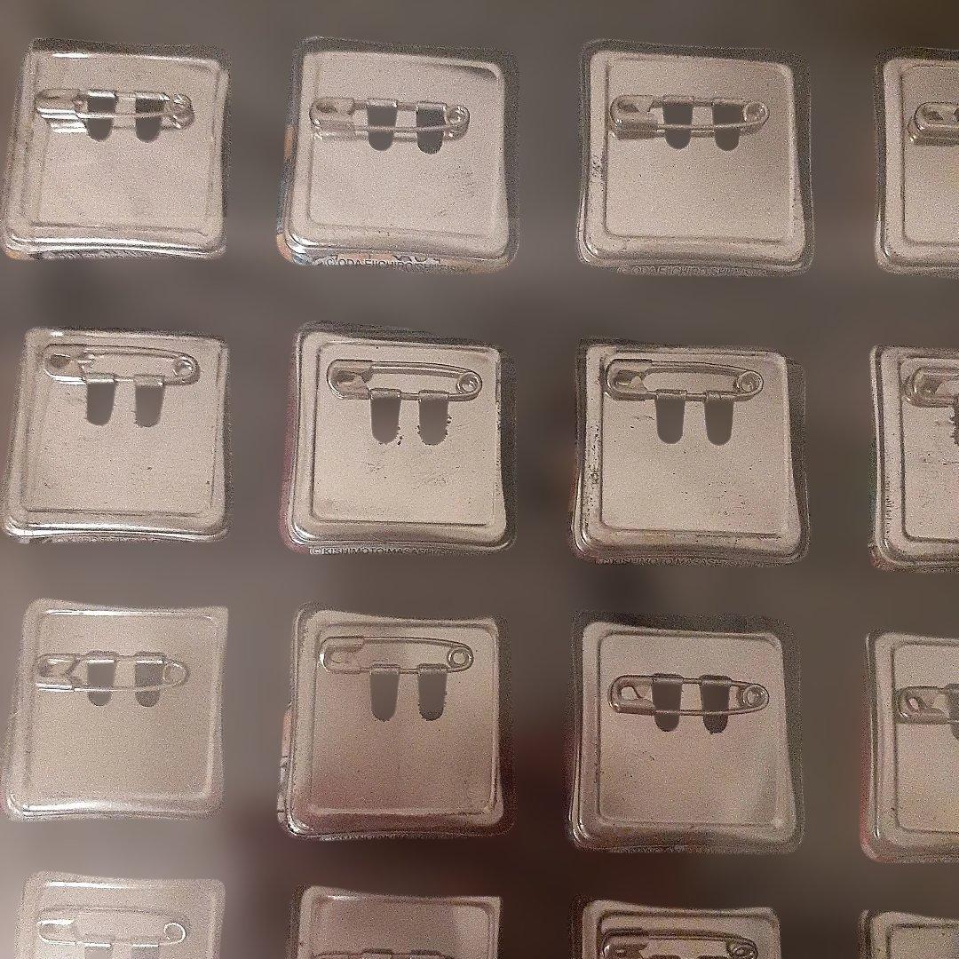 アニメキャラクター ピンバッジセット 36個