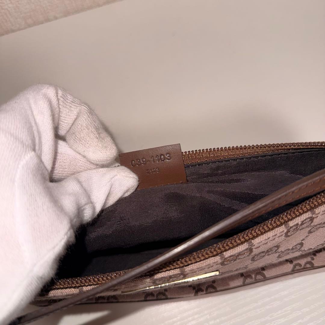 GUCCI グッチ アクセサリーポーチ　GGキャンバス