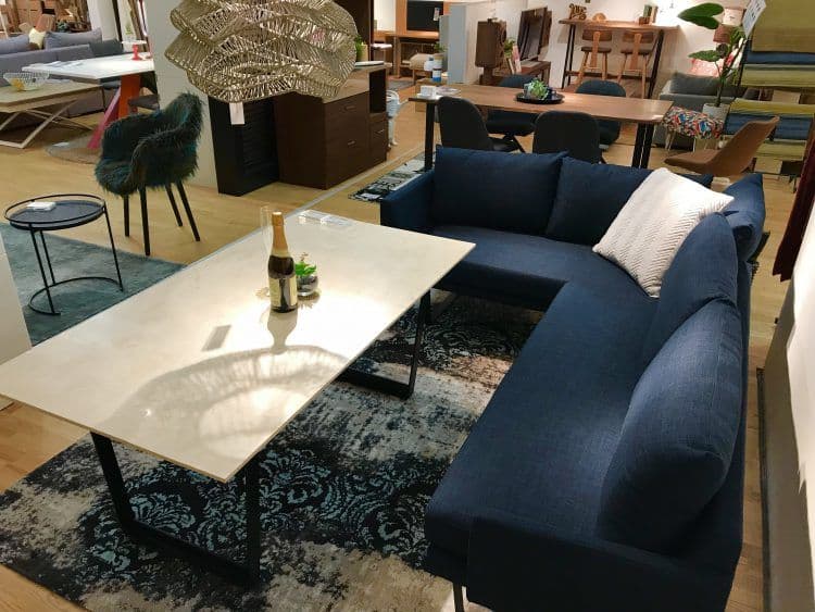 【大幅値下げ】大理石調ダイニングテーブル