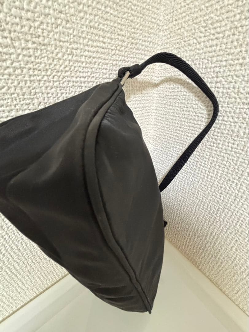 最終価格値下げ不可極美品PRADAバックアクセサリーポーチ　NERO58