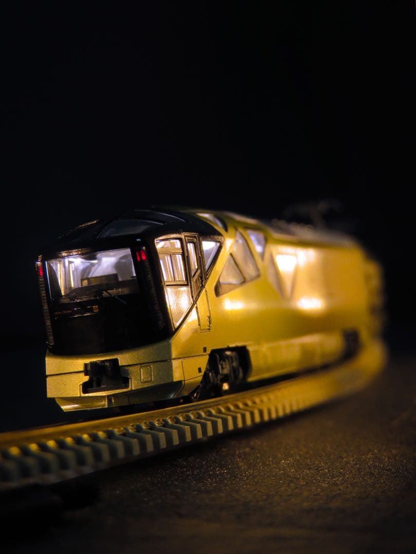 KATO E001形 TRAIN SUITE 四季島【新品,未使用品】