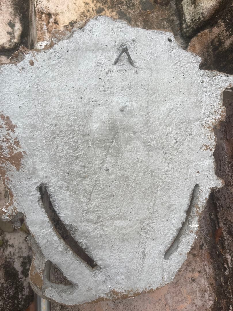 像メデューサ 高さ34сm・ゴルゴンの頭 壁掛 材質: コンクリート