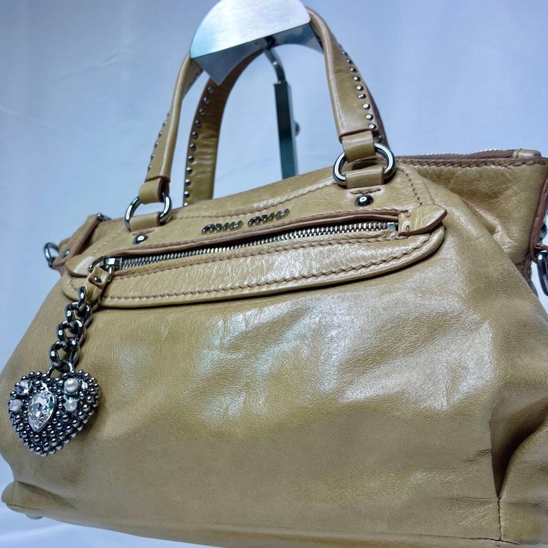 【いちごパフェさん専用】miumiu スタッズ　ハンドバッグ　ハートチャーム