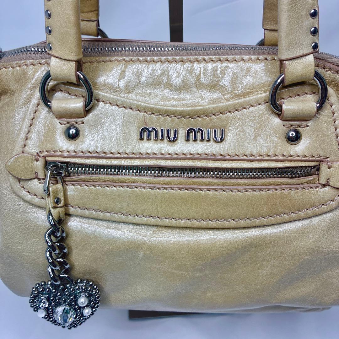 【いちごパフェさん専用】miumiu スタッズ　ハンドバッグ　ハートチャーム