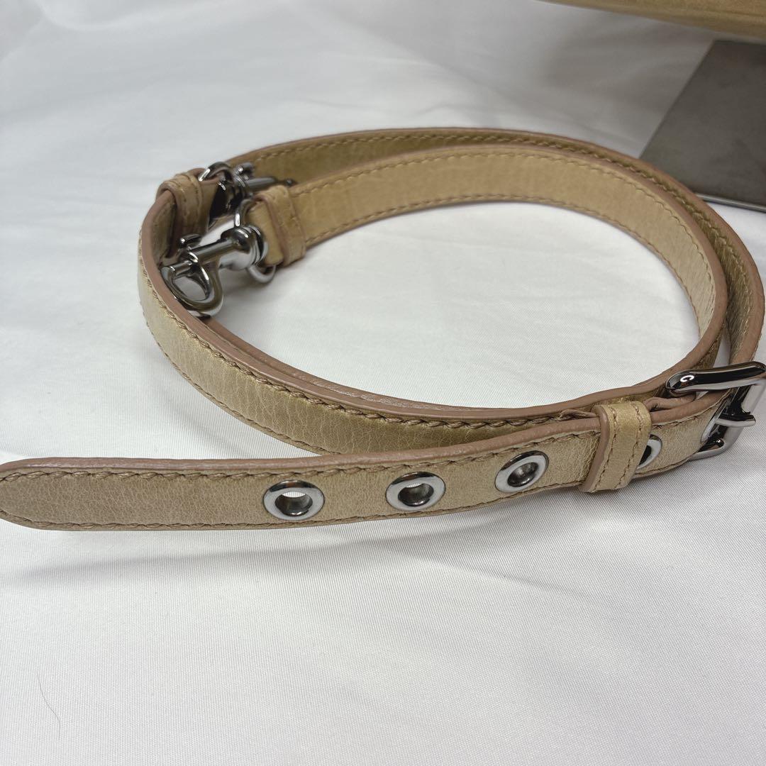 【いちごパフェさん専用】miumiu スタッズ　ハンドバッグ　ハートチャーム