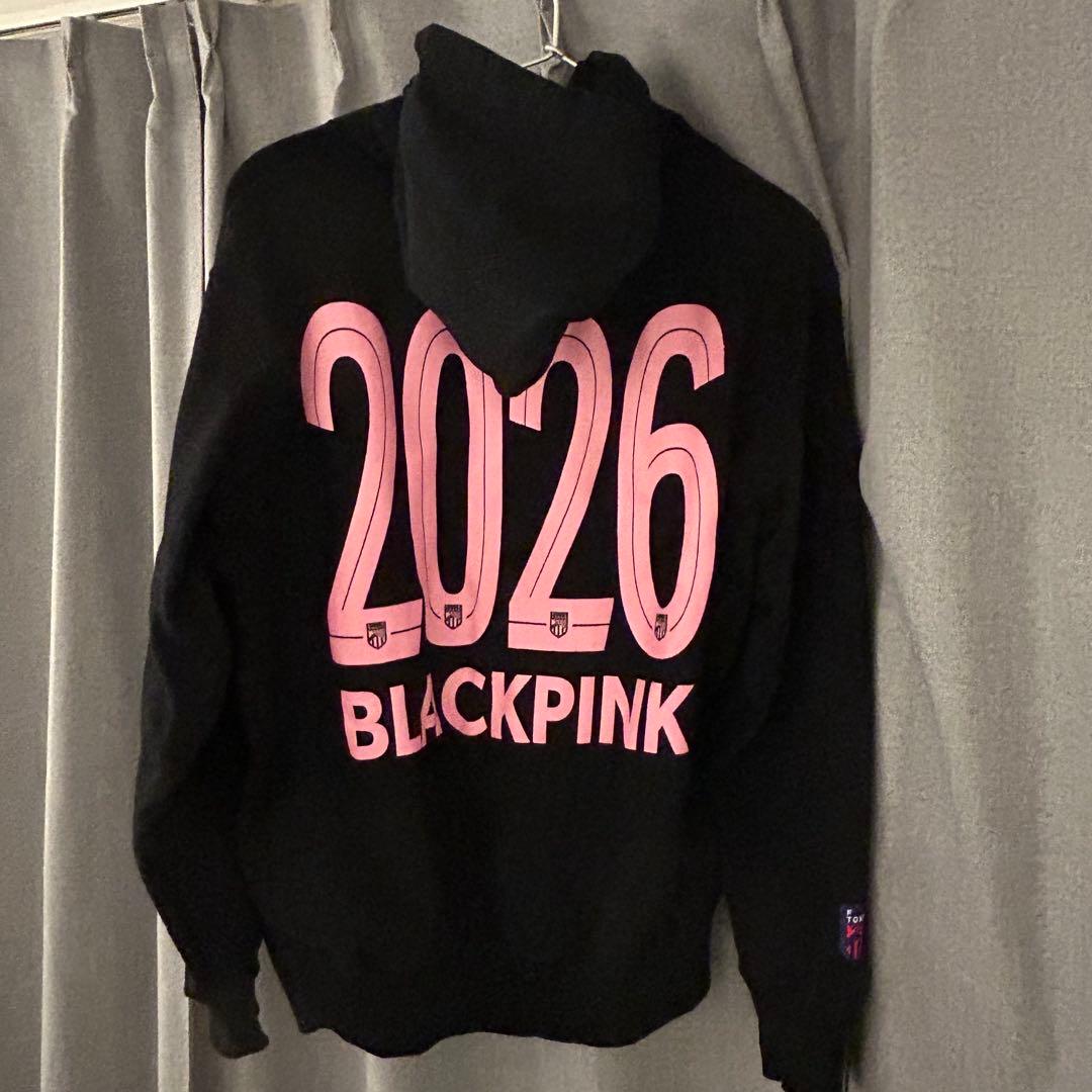 FC東京×BLACKPINK ロゴ フーディ ブラック Mサイズ - メルカリ