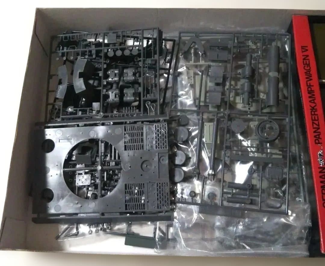 タミヤビックスケールドイツ陸軍重戦車 タイガーI型 1/25一部ランナー外れ有り