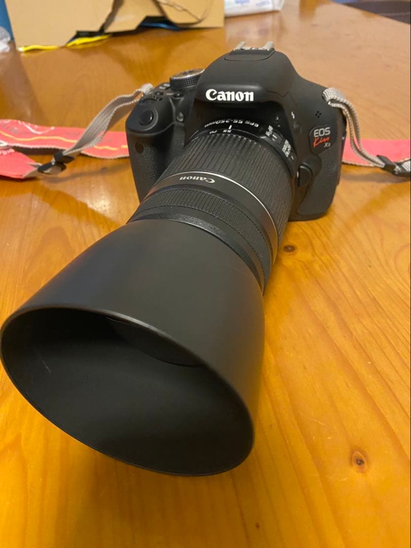 Canon EOS Kiss X5 デジタル一眼レフ　望遠レンズ　ケース　小物付 Canon EOS Kiss X5 デジタル一眼レフ 望遠レンズ ケース 小物付