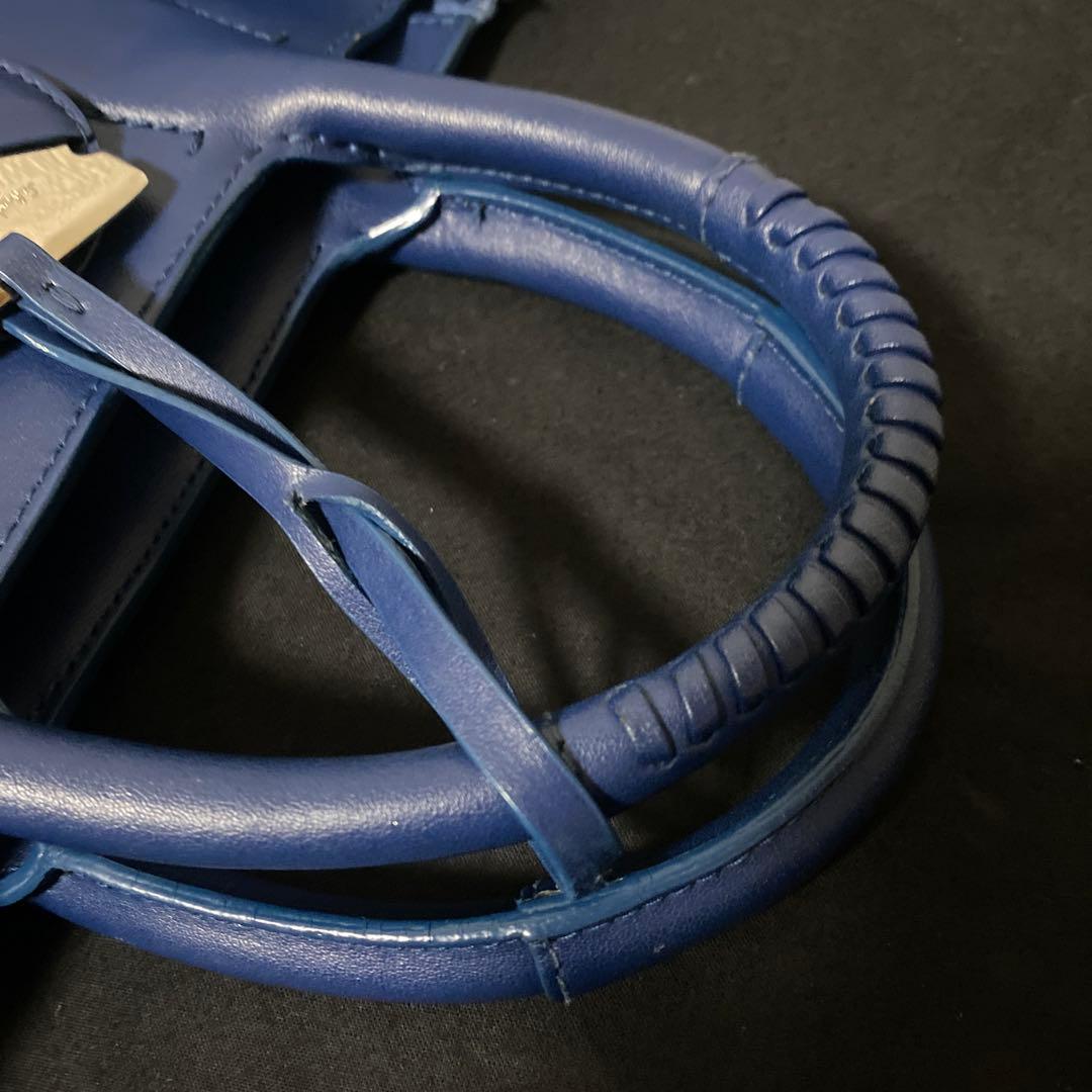 サルヴァトーレフェラガモ ノリータ ハンドバッグ ネイビー