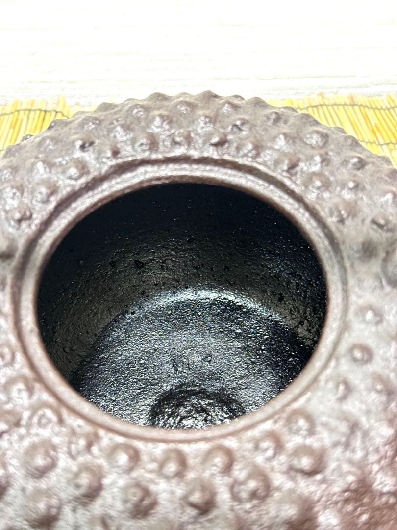 未使用、山形水沢 伝統工芸士 菊池 政光作 大アラレ 飾銅蓋 南部鉄瓶