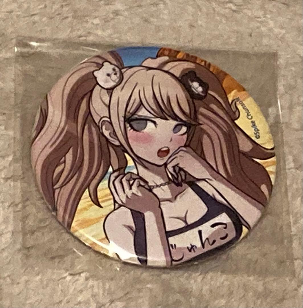 ダンガンロンパ 江ノ島盾子・戦刃むくろ 缶バッジ 水着 - メルカリ