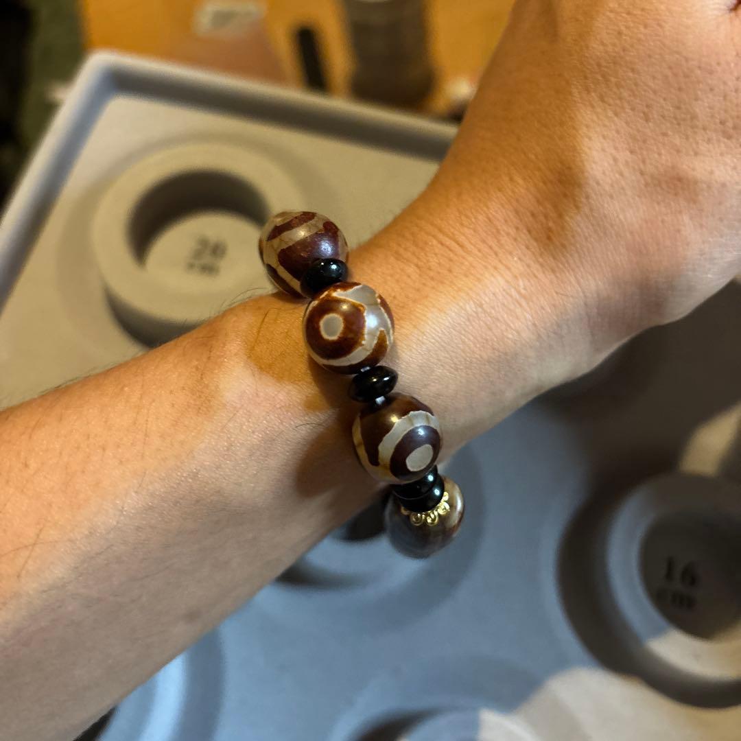 すっごい天珠！九眼天珠、三眼天珠！ドドーンとくる！すっごい！