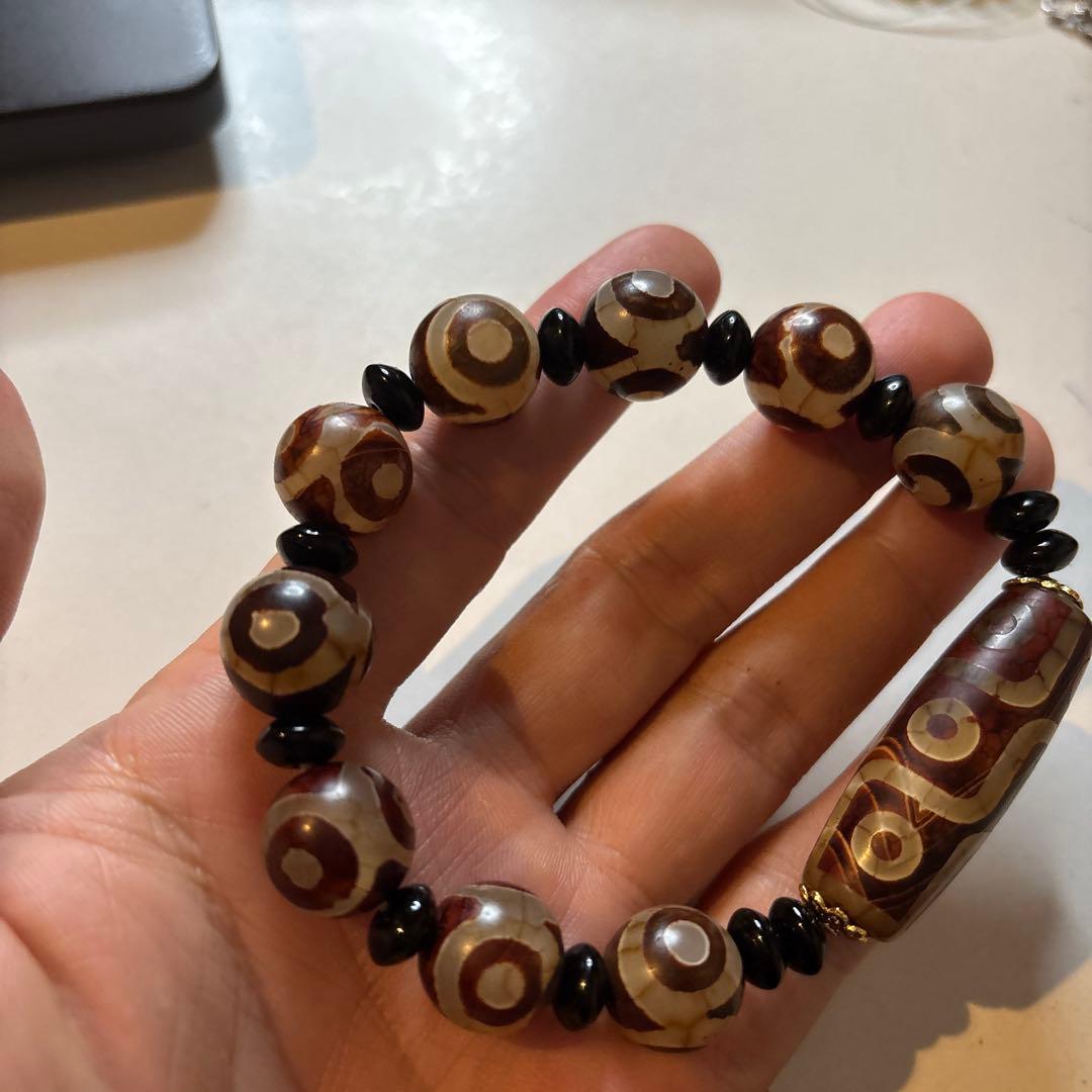 すっごい天珠！九眼天珠、三眼天珠！ドドーンとくる！すっごい！