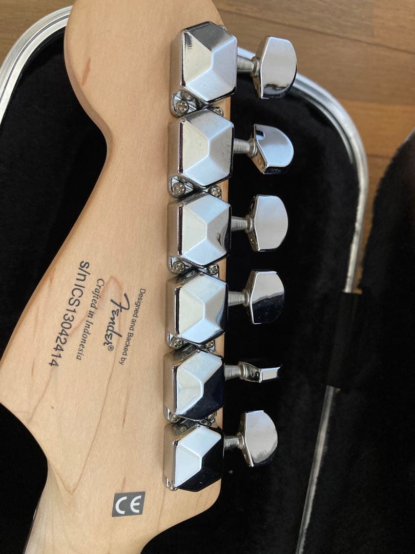 Squier Fender エレキギター ストラトキャスター　フィエスタレッド