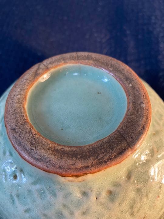 中国宋代龍泉窑葵口刻花碗、口沿有金修、 - メルカリ