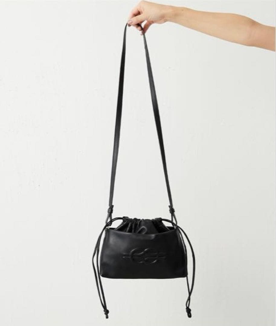 【新品】ear PAPILLONNER 《牛革》エンボスミニ巾着ショルダーバッグ