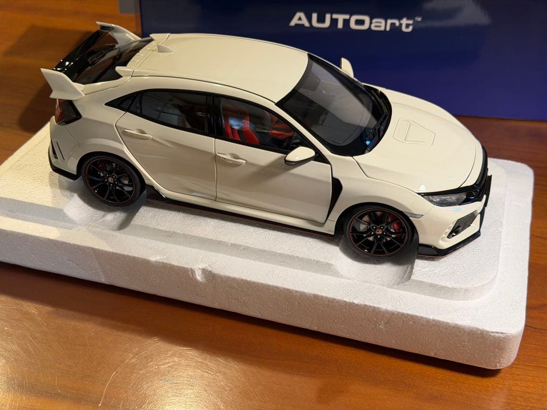 CIVIC TYPE R ホワイト 1/18スケール