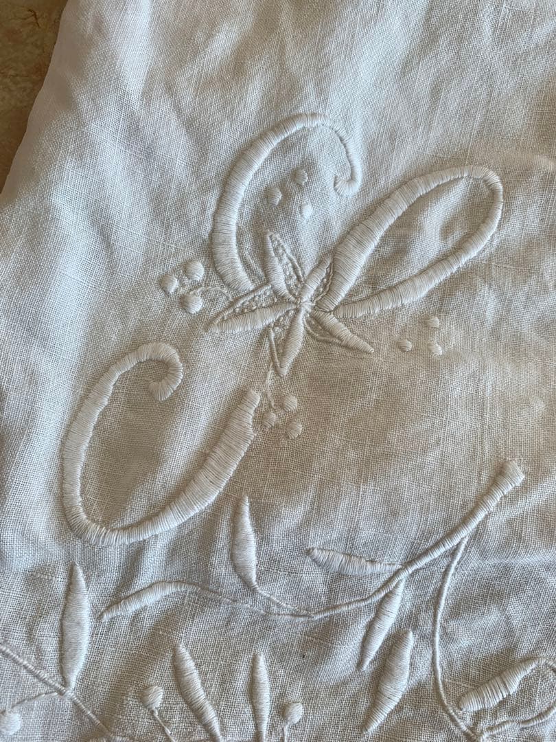 フランスアンティーク花文字手刺繍モノグラムクッションカバー