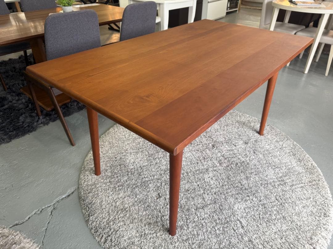 ACTUS Blooming ダイニングテーブル　チェリー