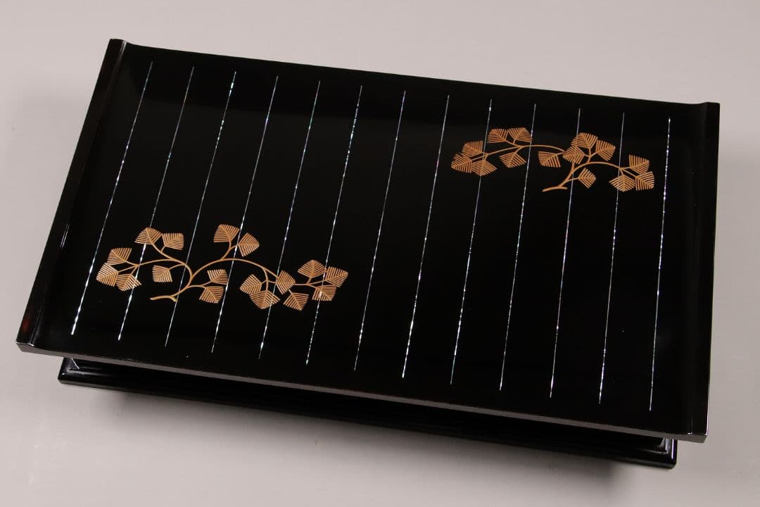 加賀蒔絵師 小松芳光作 松紋様 金蒔絵 螺鈿 黒塗卓 共箱