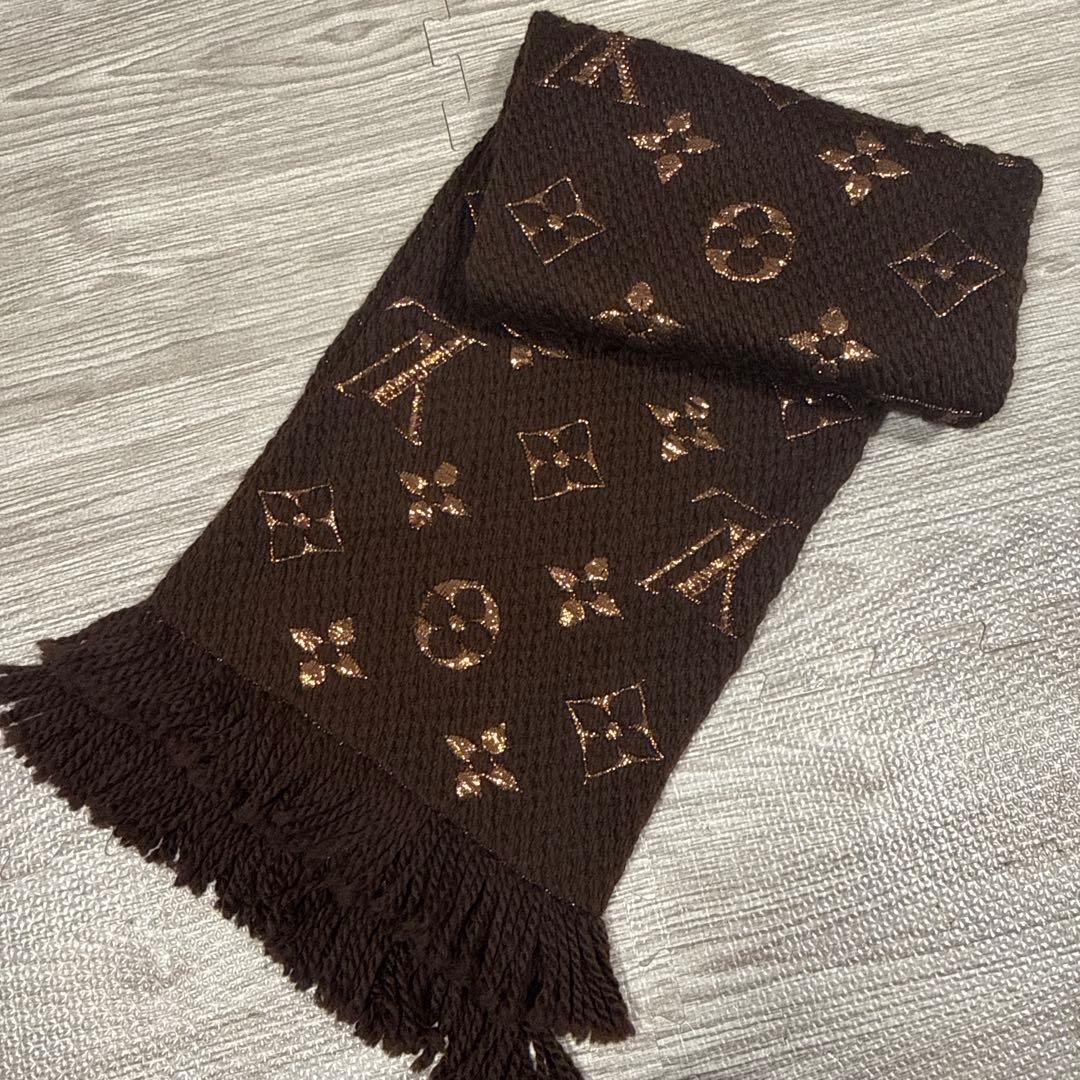 専用　ルイヴィトン エシャルプロゴマニア マフラー シャインマロン ブラウン ルイヴィトン】マフラー(エシャルプ・ロゴマニアシャイン)のご紹介