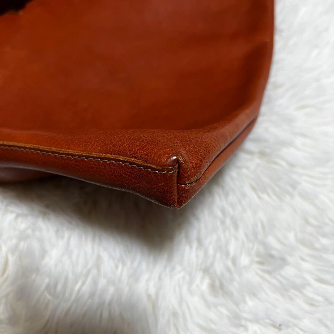 良品✨イルビゾンテ ショルダーバック レザー 肩掛け ビックロゴ型押し