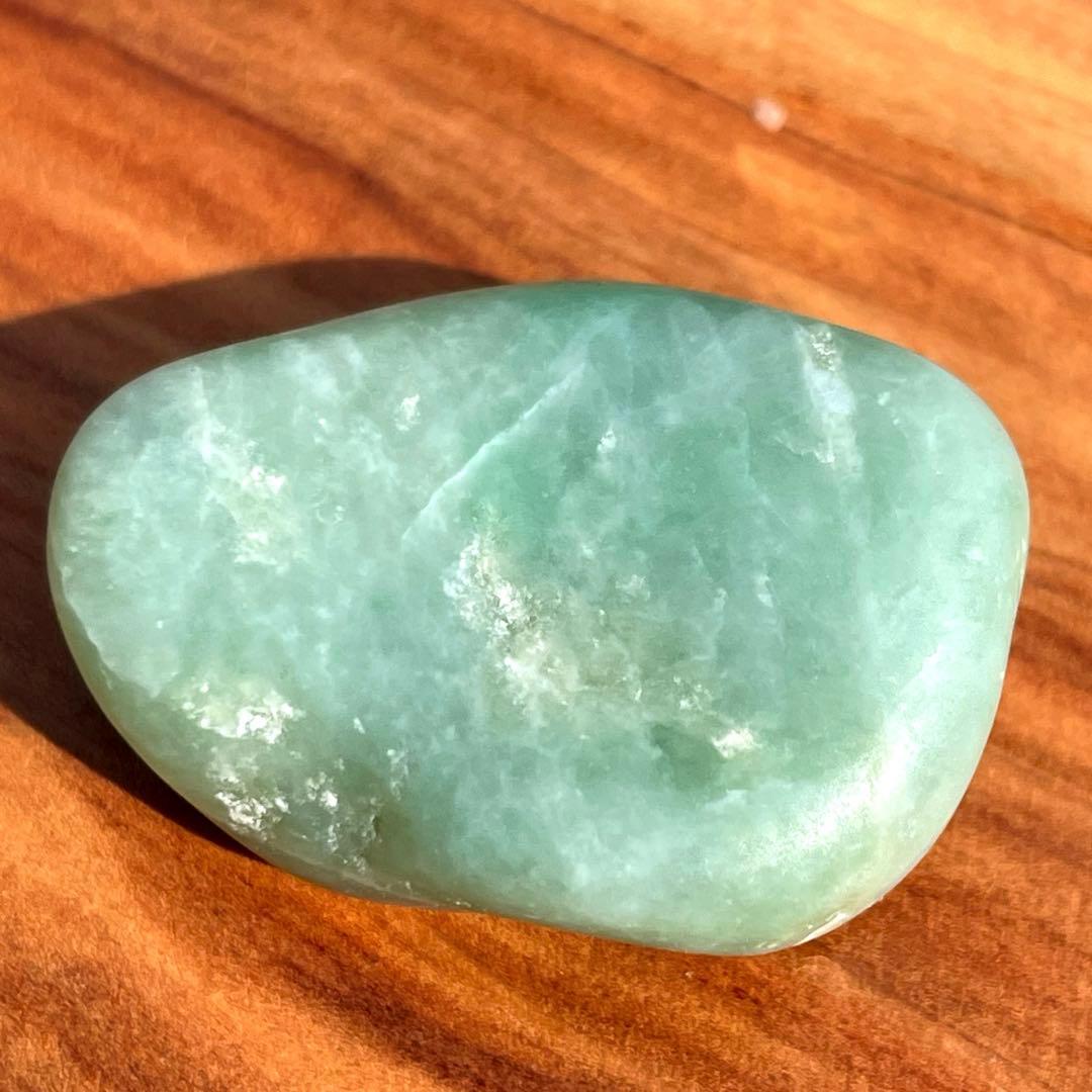 糸魚川 薄緑翡翠原石 姫川