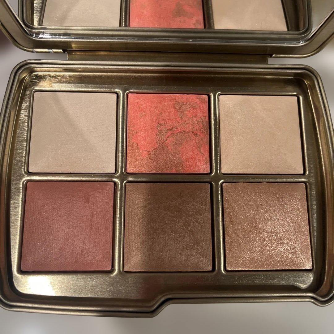 アワーグラス　チークパレット