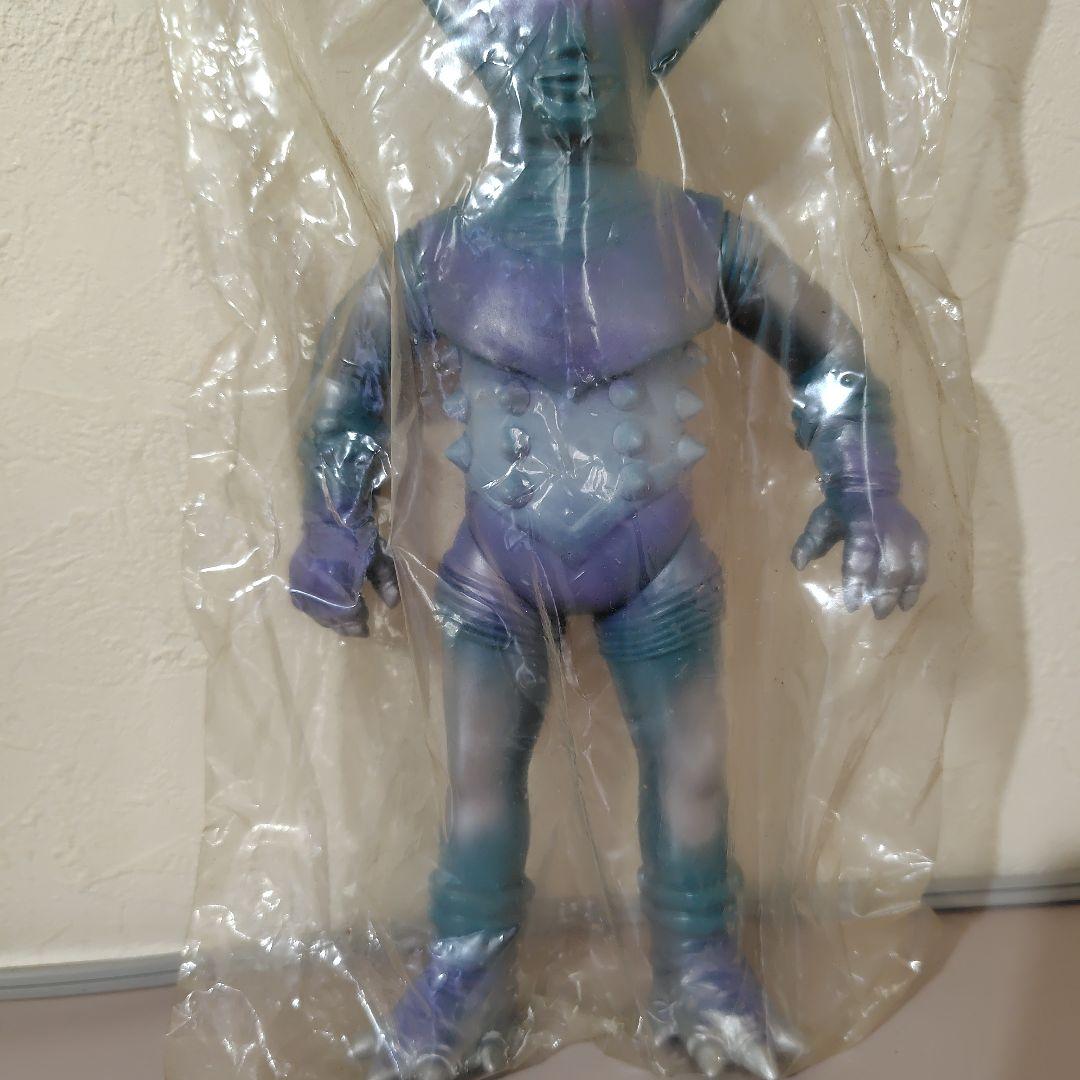 ベアモデルソフビウルトラマンウリンガ怪獣フィギュア 青紫色