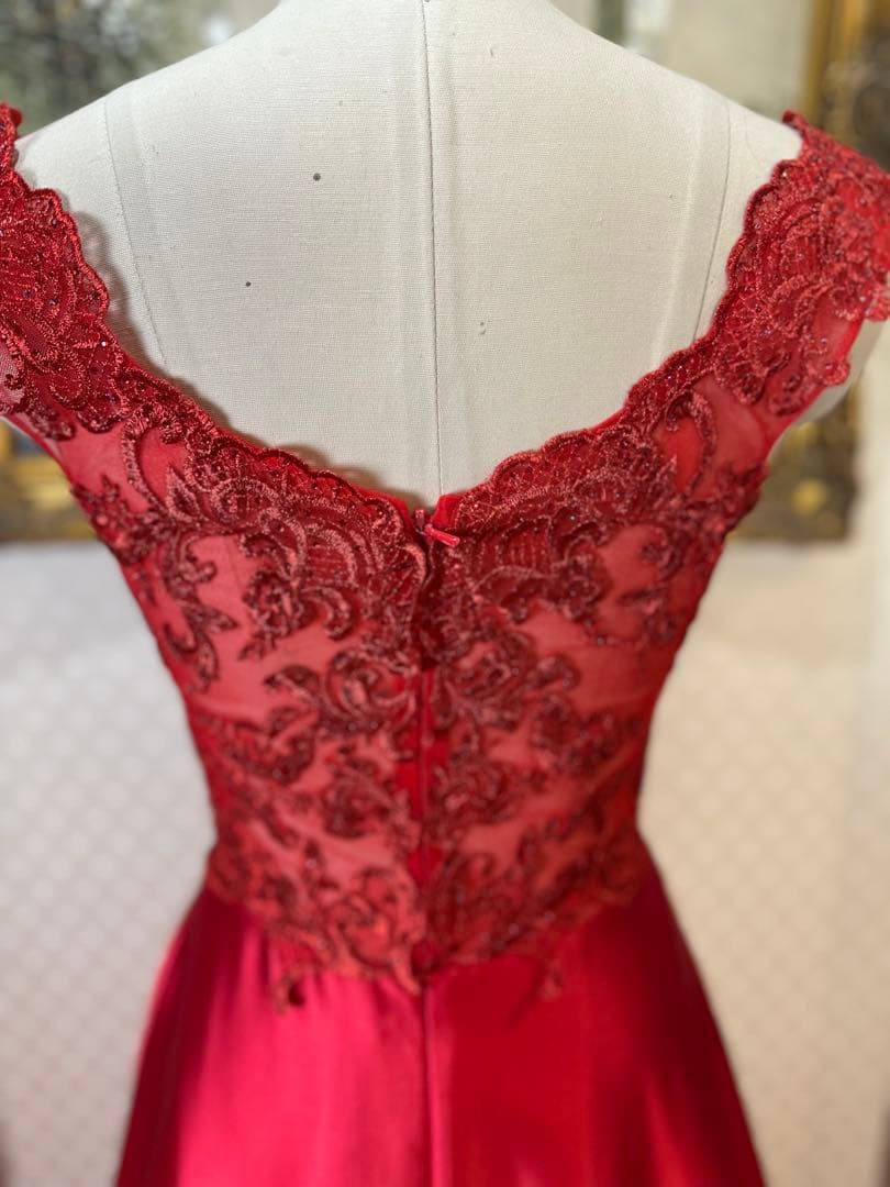 レース装飾 赤 ロングドレス
