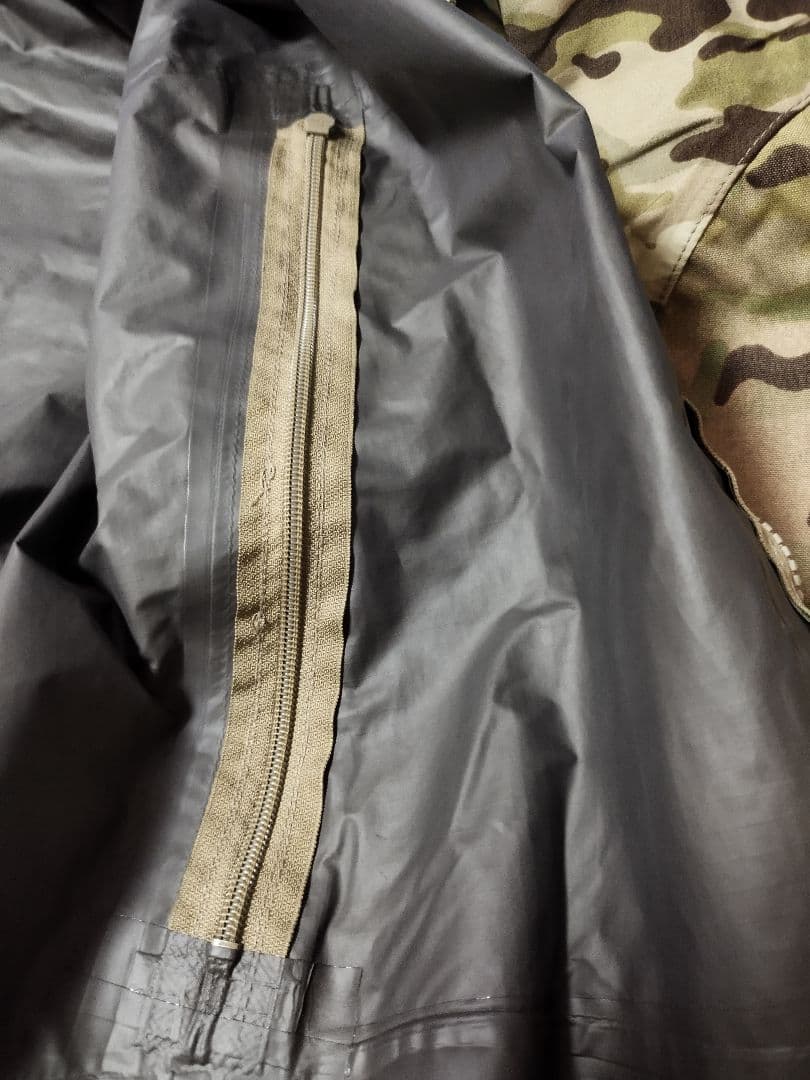 4972)米軍実物ECWCS.GENⅢ．レイヤー6ゴアテックスOCPジャケット