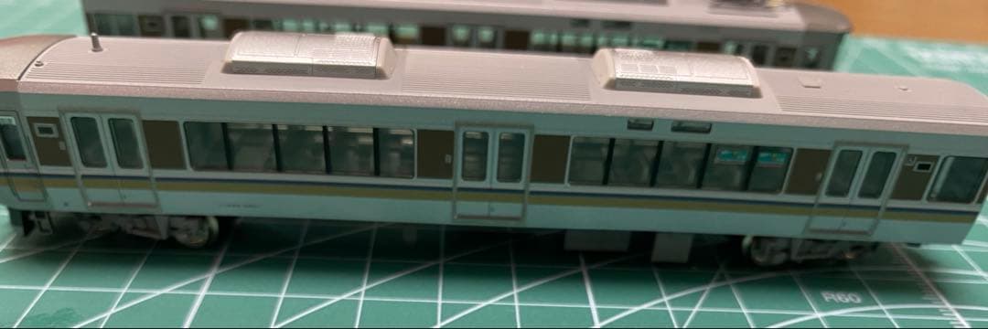 223系5500番台タイプ　Nゲージ加工品　TOMIXベース　動力付、室内灯入