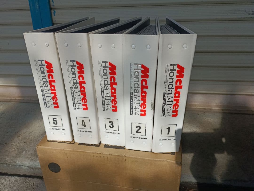 McLaren Honda MP4/4スケールモデル 1/8