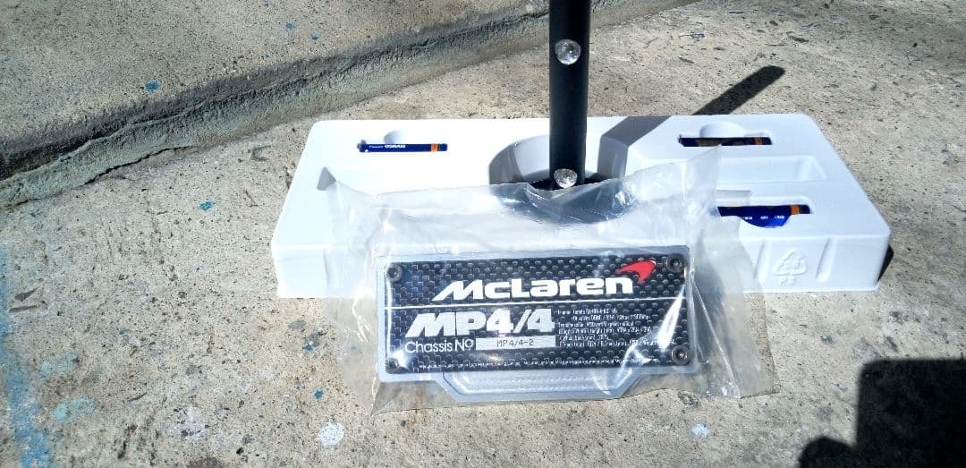 McLaren Honda MP4/4スケールモデル 1/8