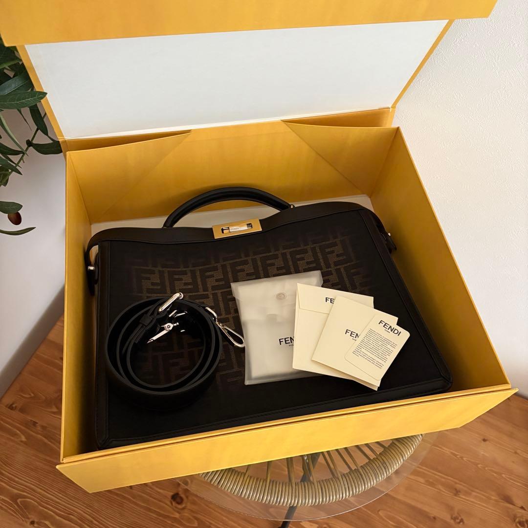 こなごな　フェンディ ピーカブー ISeeU ミディアム メンズ 123