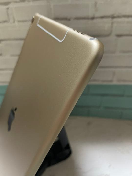 Apple セール iPad Pro 10.5インチ 256GB ゴールド MPHJ2…