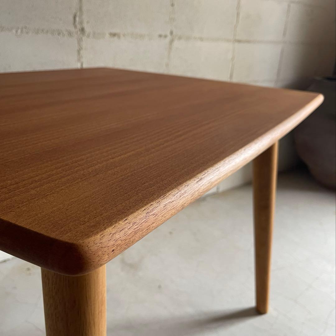 大塚家具　ダイニングテーブル　コンパクトサイズ　北欧風　丸斜め脚　スッキリ幕板無