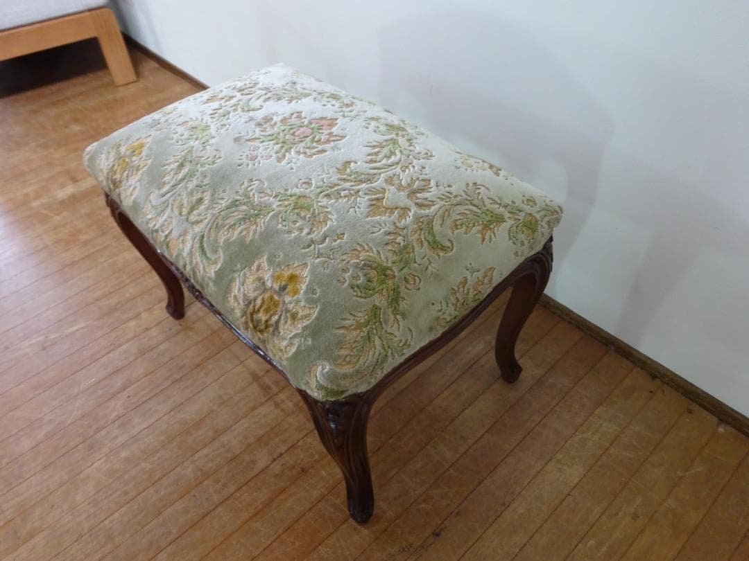 ニコ　カリモク　ドマーニ　ルイXVシリーズ　金華山　スツール　オットマン