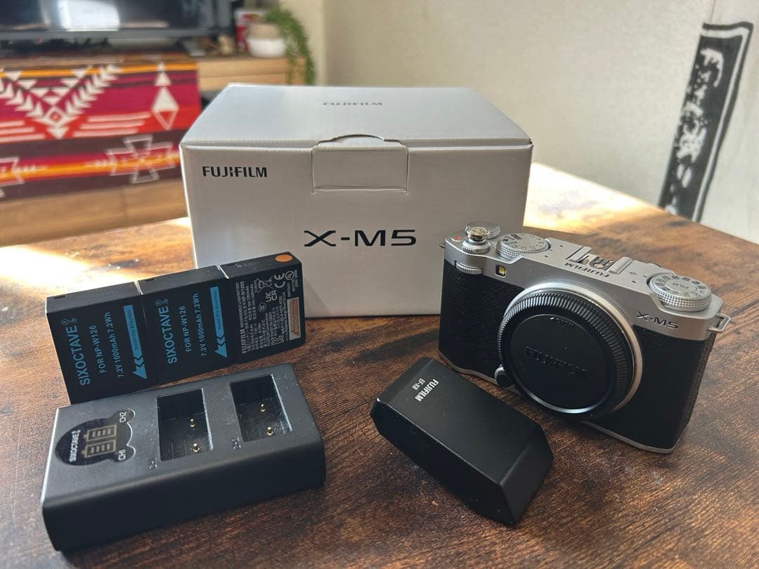 【保証書付き】Fujifilm X-M5 ミラーレス一眼 本体　レンズ付き FUJIFILM X-M5 ミラーレス一眼カメラ シルバー [ボディ単体] 富士