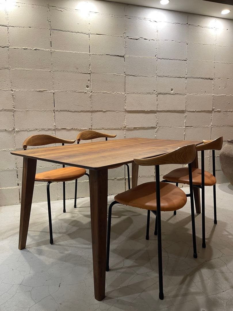 美品　ウォールナット無垢材　ダイニングテーブル　大塚家具　フィガロ　北欧　モダン