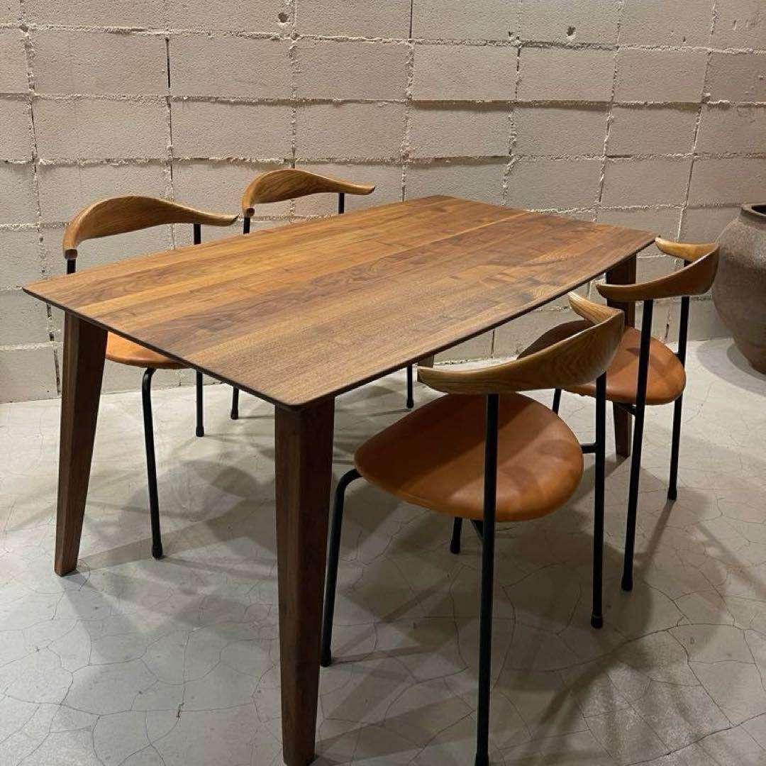 美品　ウォールナット無垢材　ダイニングテーブル　大塚家具　フィガロ　北欧　モダン