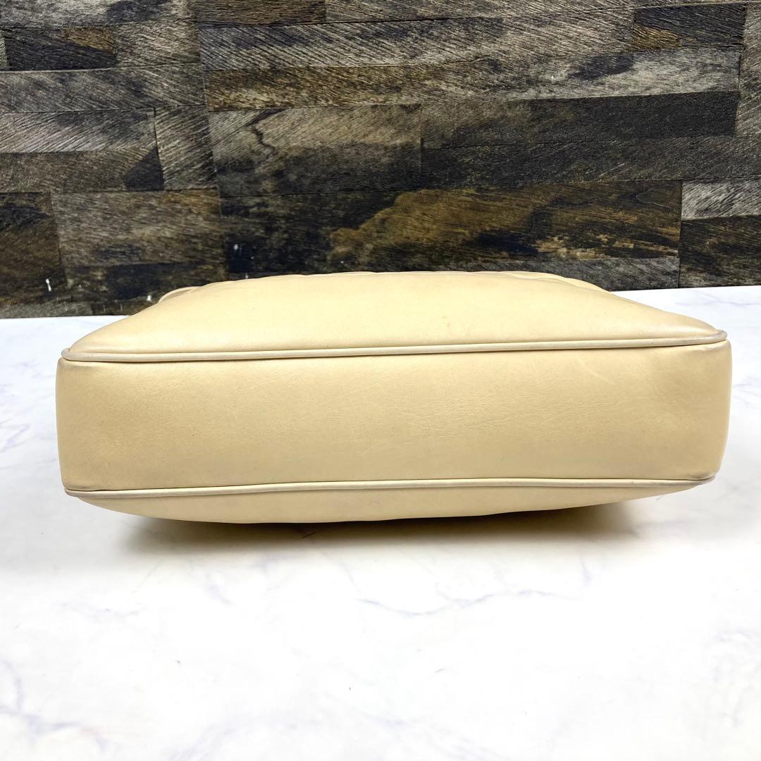 CHANEL ココボール ショルダーバッグ キルティング レザー ベージュ